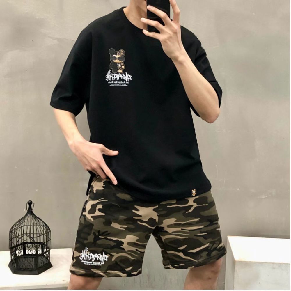 黑色