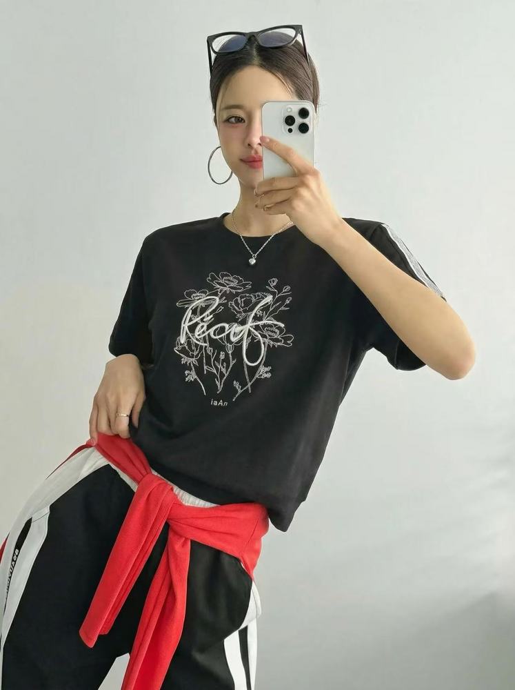 黑色