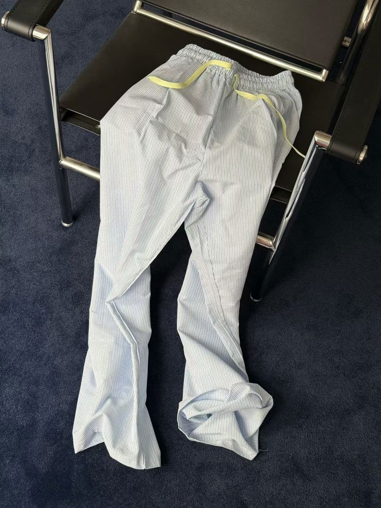 浅蓝色