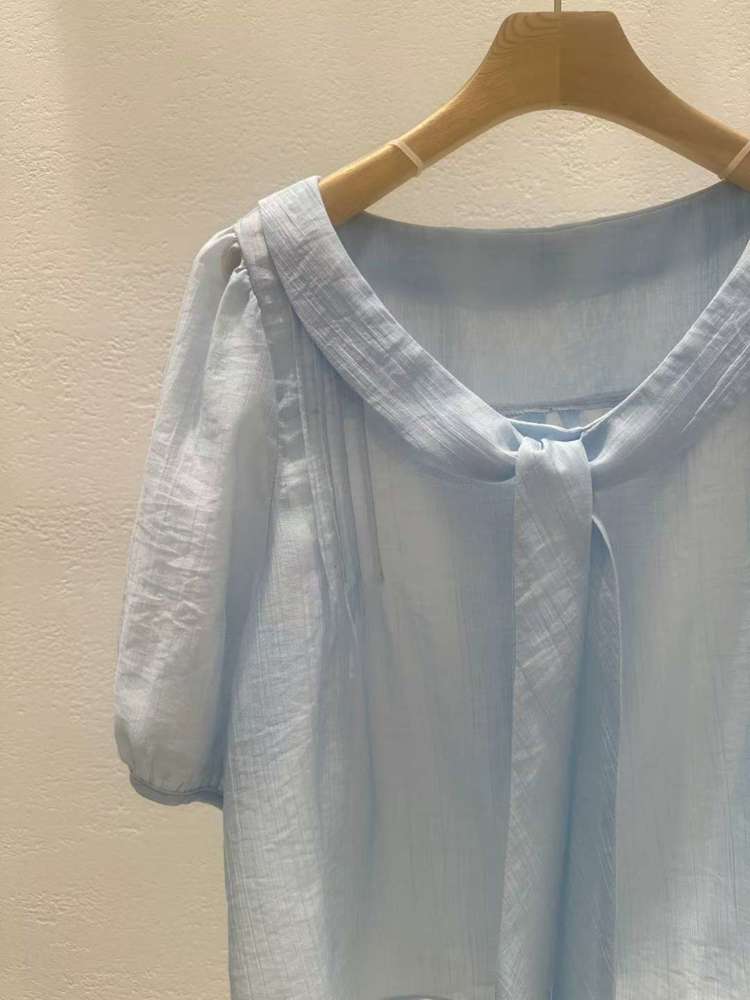 蓝色