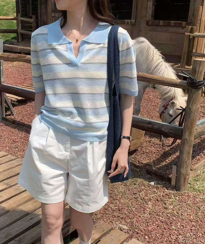 蓝色