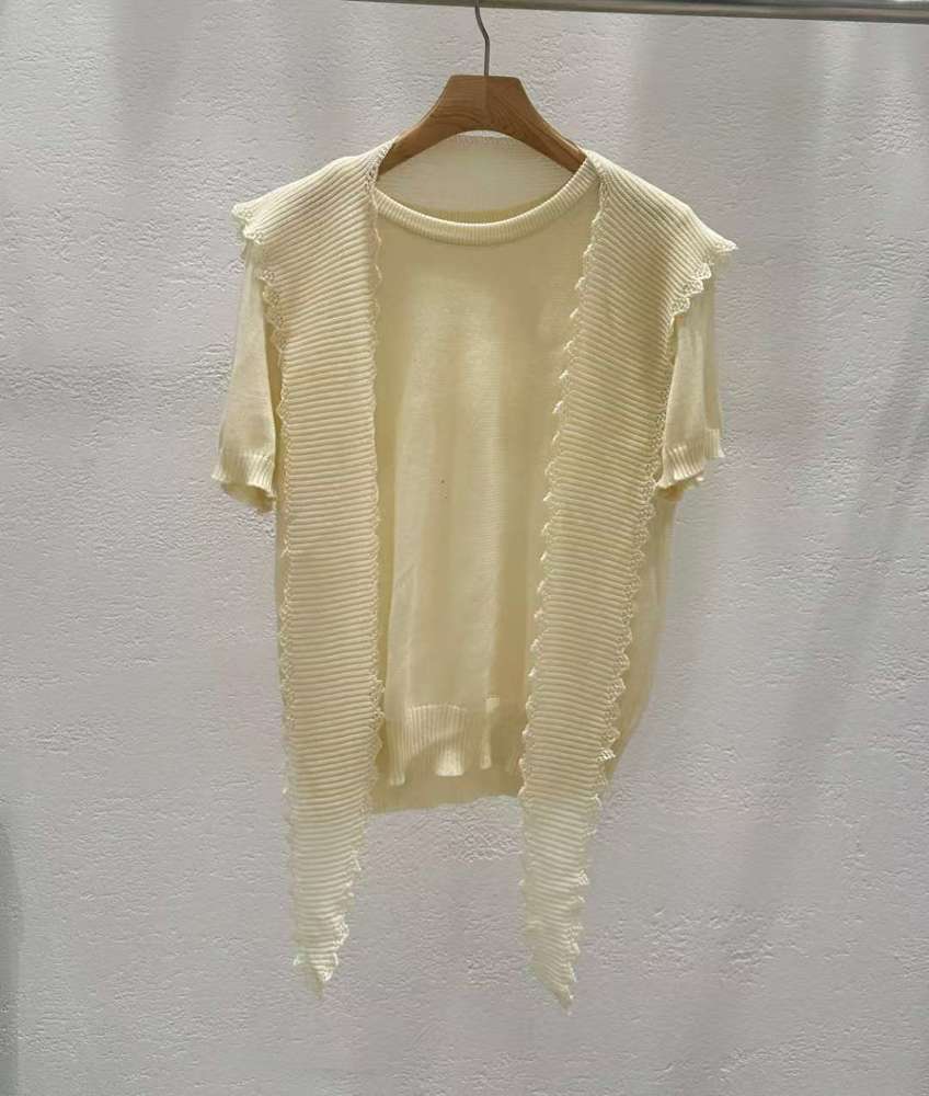 黄色