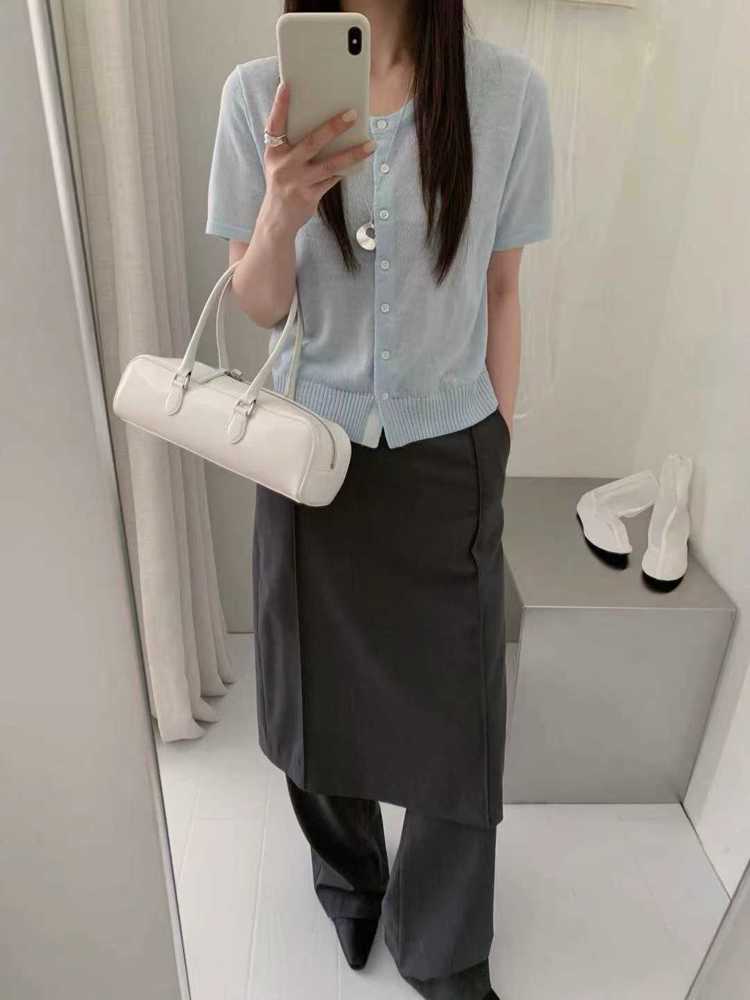 蓝色