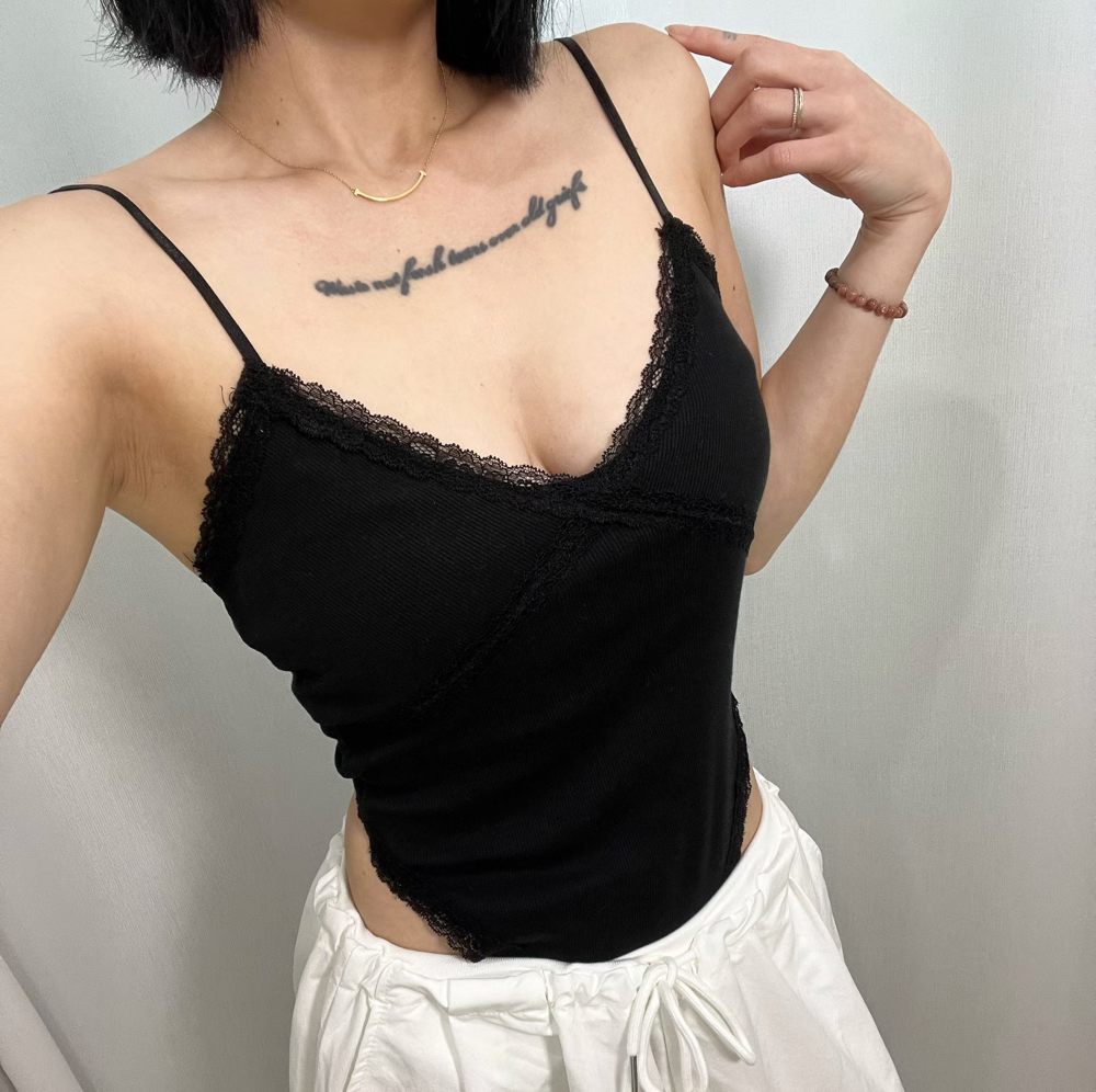 黑色