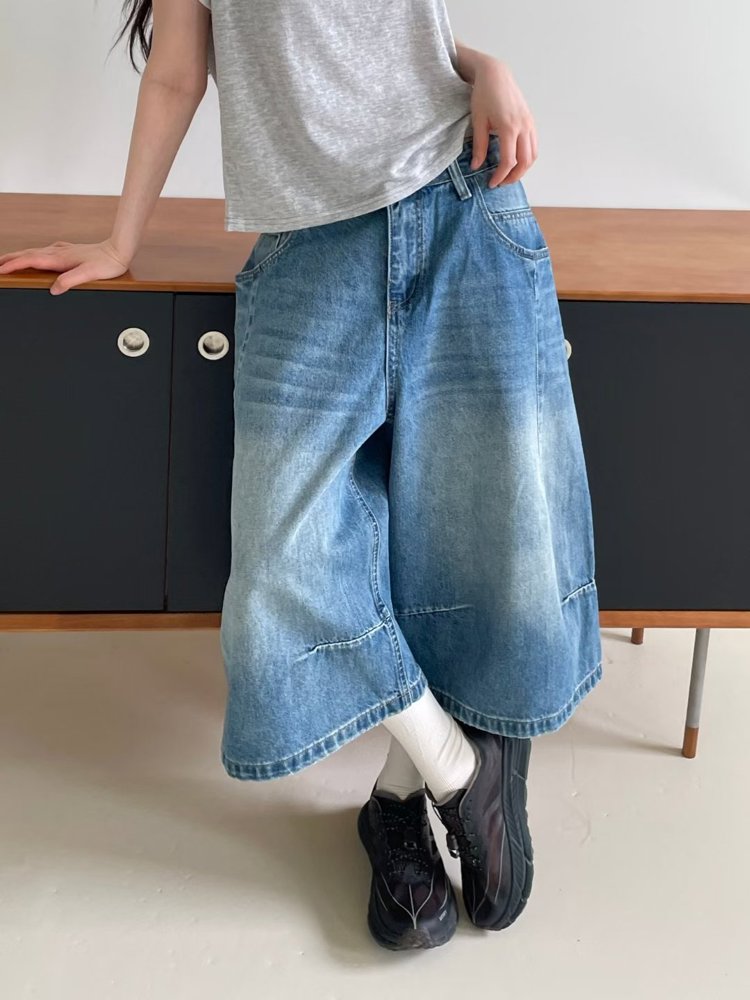 蓝色