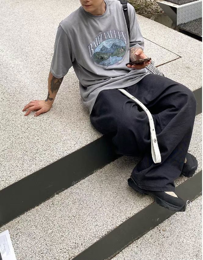 灰色