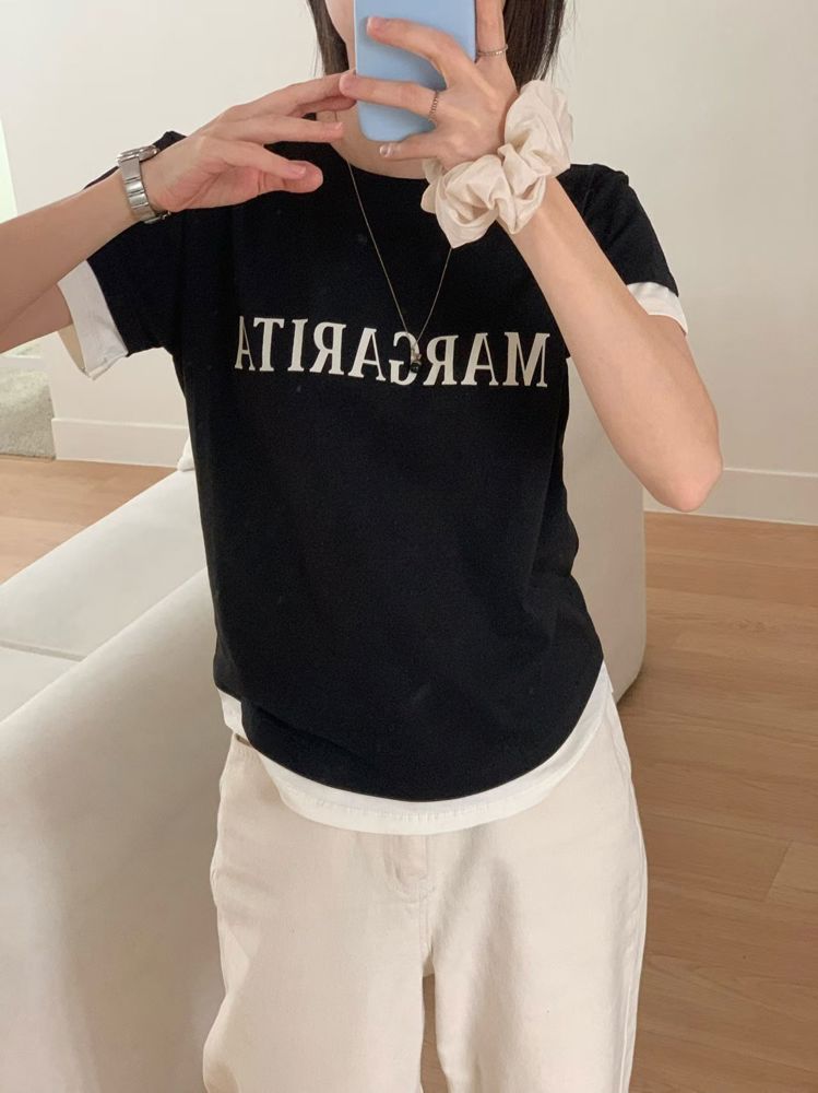 黑色