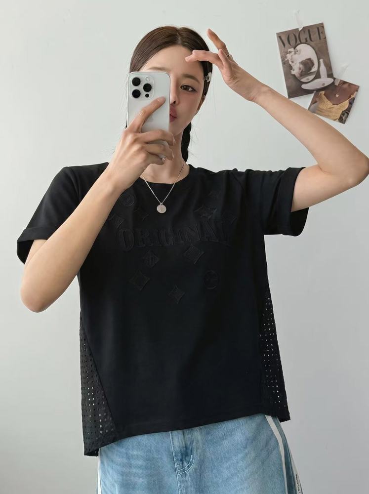 黑色