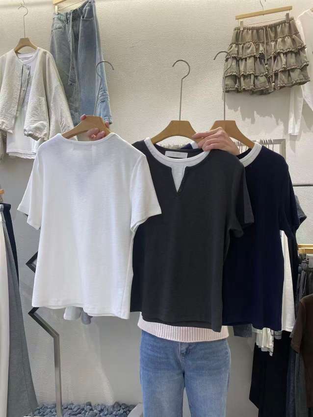 黑色