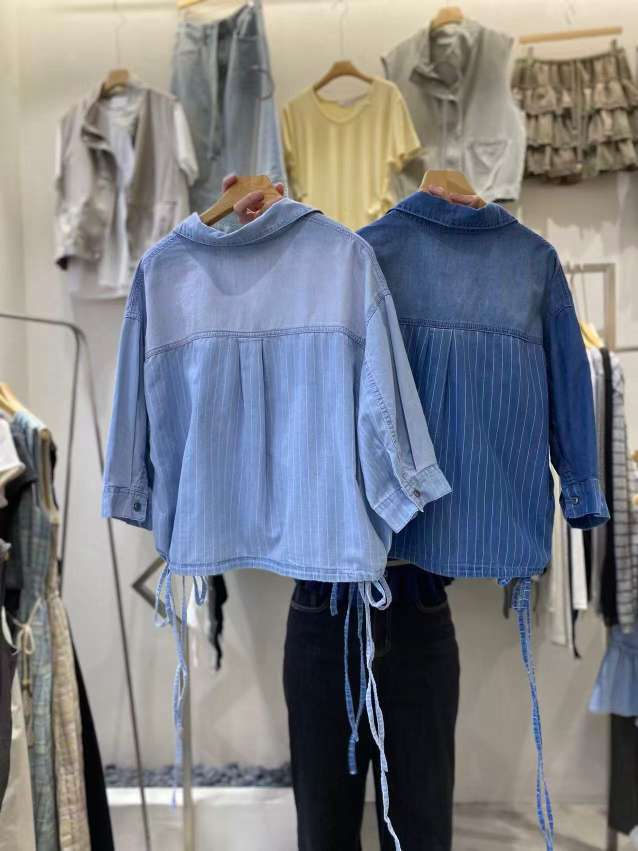 藏蓝色