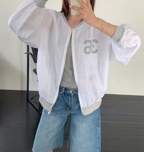 白色