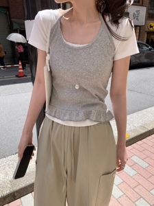灰色