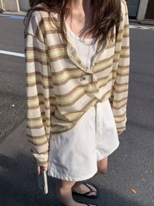 黄色