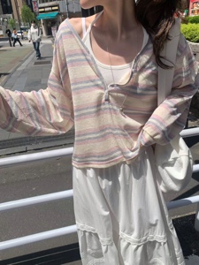 粉红色