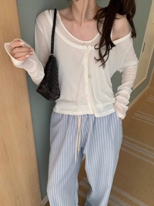 白色