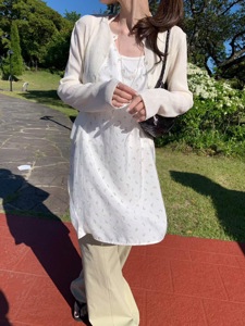 白色