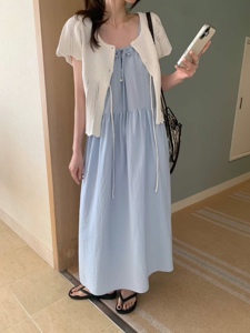 蓝色