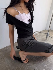 黑色