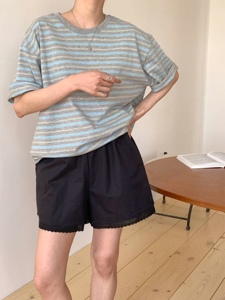 黑色