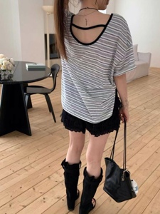 灰色