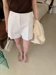 白色