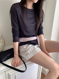 黑色