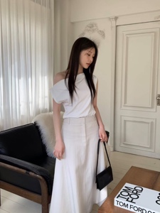 白色