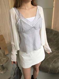 蓝色