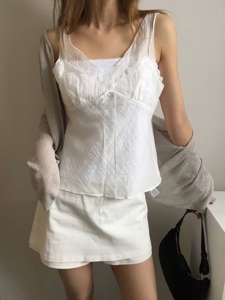 白色