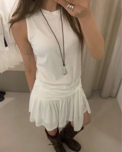 白色