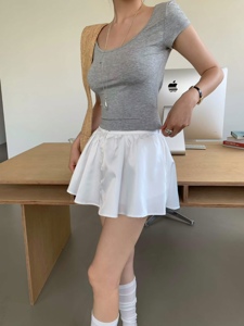 白色