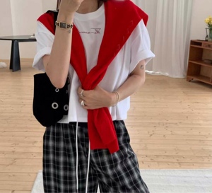 红色