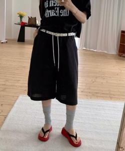 黑色
