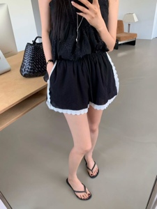 黑色