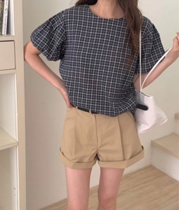 黑色