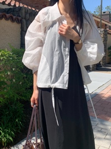 白色