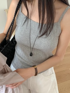 灰色