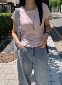粉红色