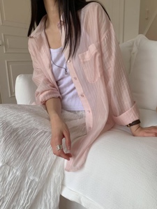 粉红色