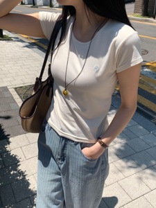 浅米色
