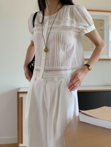 白色