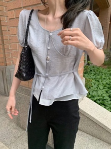 蓝色