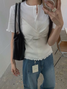 白色