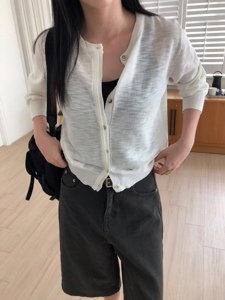 白色