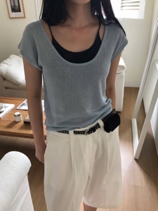 蓝色
