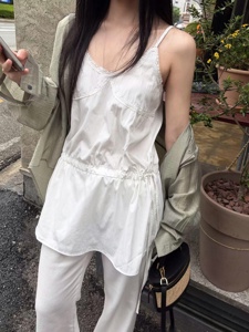 白色