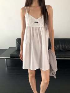 白色