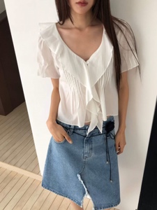 白色