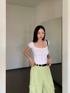 白色