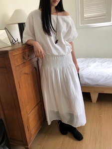 白色
